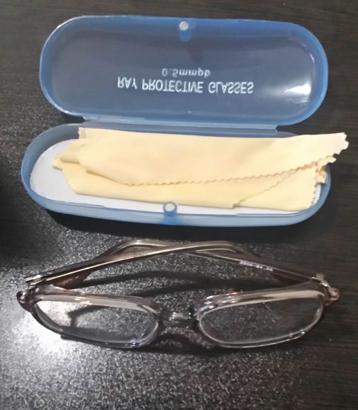 عینک سربی معمولی
